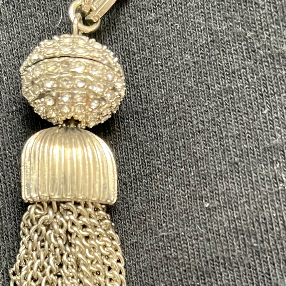 Silver tassel with crystals - Picture 3 of 4
